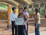 ทีมผลิตรายการ “เรียนนอกรั้ว” ... Image 7